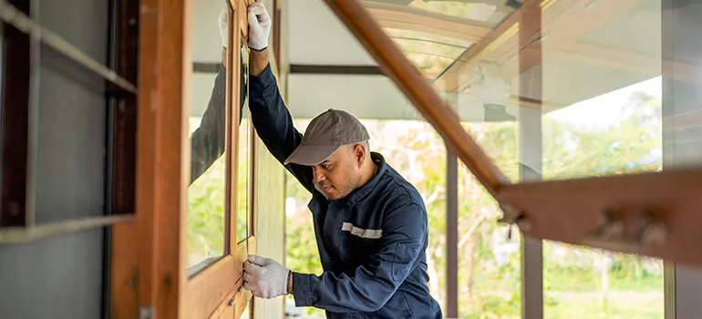 Double Hung Vinyl Window Sash Replacement in Largo, FL
